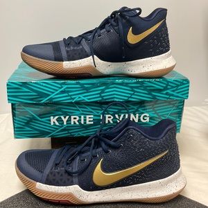 KYLIE IRVING 3 NIKE SZ 11.5, NAVY